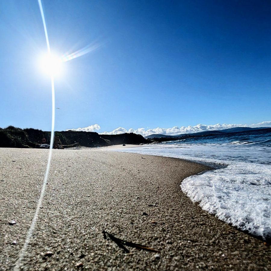 Beach and surf in full sun, shot by Ian Thistleton
